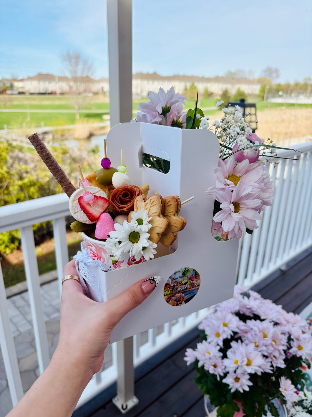 Birthday Charcuterie'n'Flowers Duo