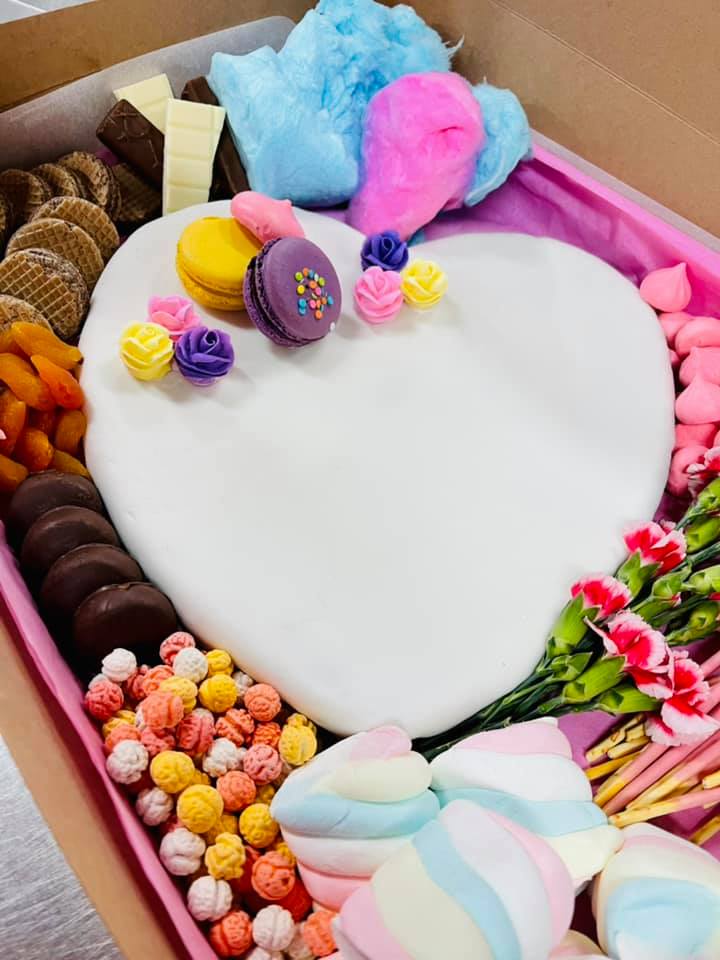 Giant Cookie Cake & Arranged Box